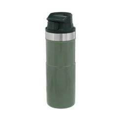 Stanley - Trigger-Action Travel Mug 0,47L -Nordis Camping Butik Stanley 46 0131 Trigger Action Travel Mug 0.47L hammertone green 03.w610.h610.fill