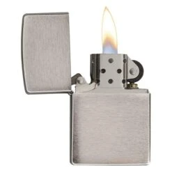 Zippo - Brushed Chrome Lighter 6 Zippo - Brushed Chrome Lighter -Nordis Camping Butik zippo 200 classic brushed chrome 03.w610.h610.fill